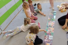 postaci-z-bajek-2025-11